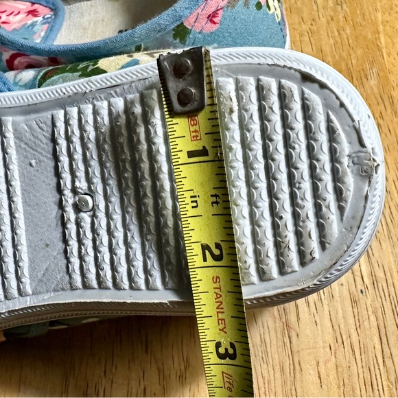 Ladies Floral Print Sneakers Size 10 Blue background with colorful flowers - Picture 13 of 13